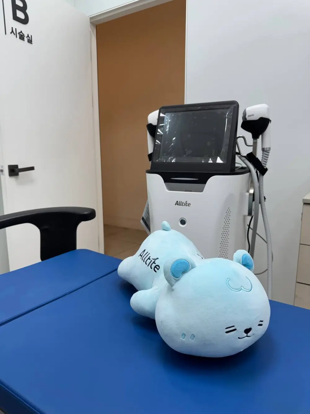 Alltite RF lifting at Tune Clinic — 3