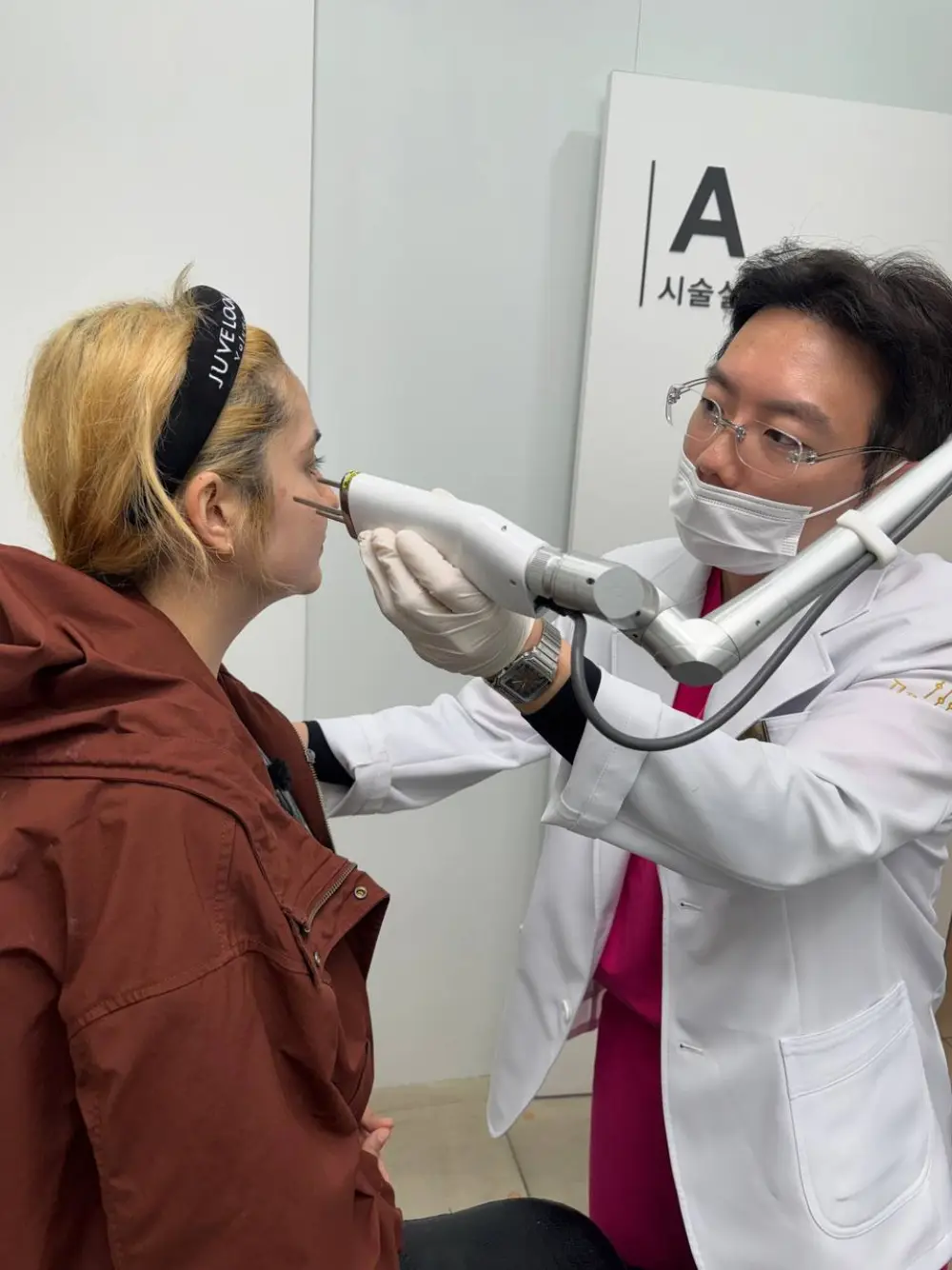 Pico laser treatment at Tune Clinic — 5