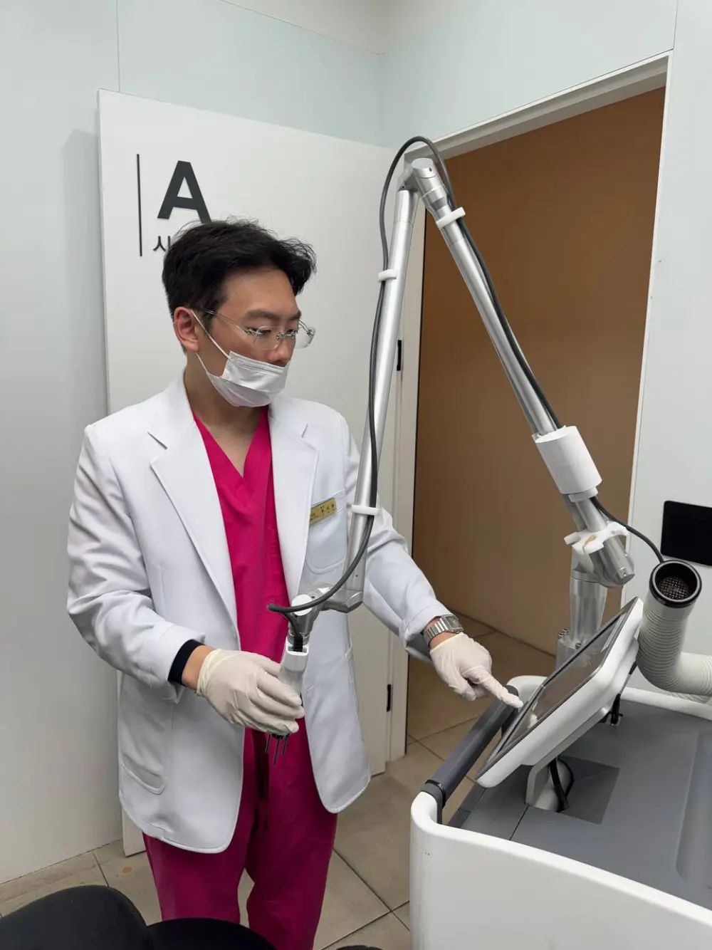 Pico laser treatment at Tune Clinic — 8