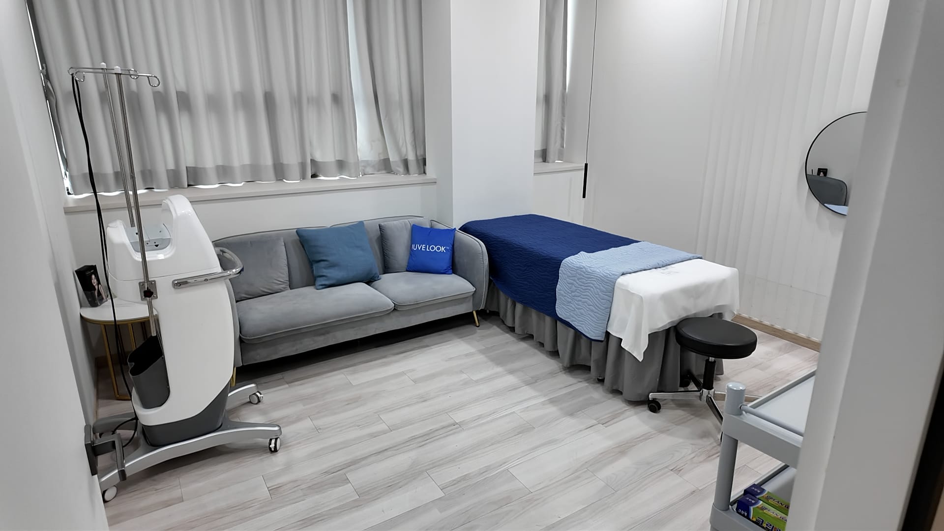 Treatment Lounge — Tune Clinic