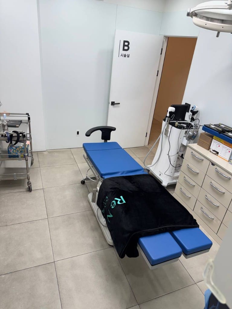 Surgical Suite B — Tune Clinic