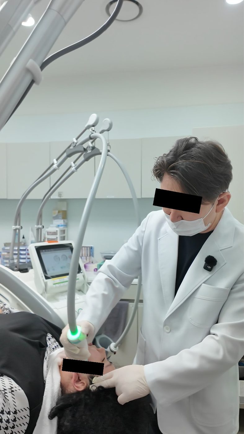 Treatment session at Tune Clinic, Apgujeong.