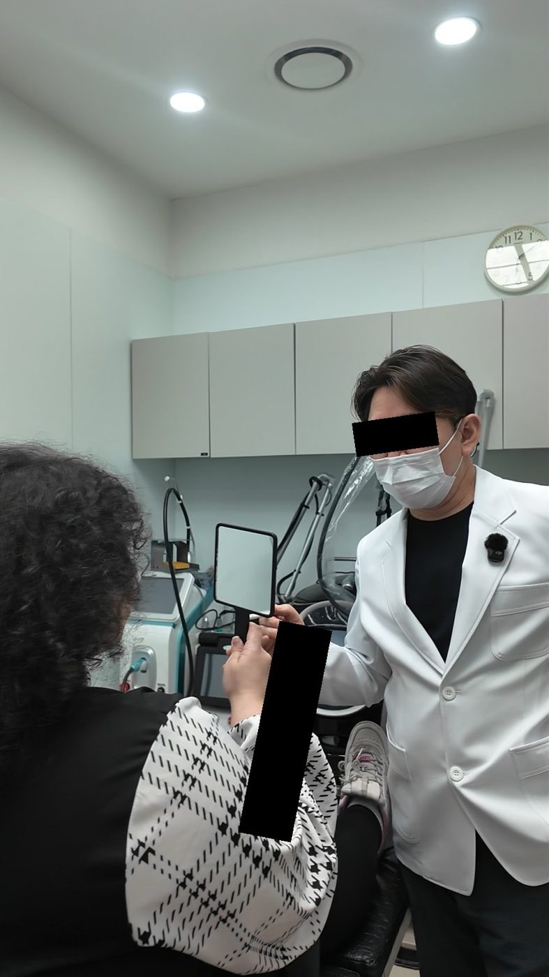 Treatment session at Tune Clinic, Apgujeong.